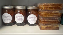 Load image into Gallery viewer, Northwoods Urban Farm 1 Pint Honey with Comb
